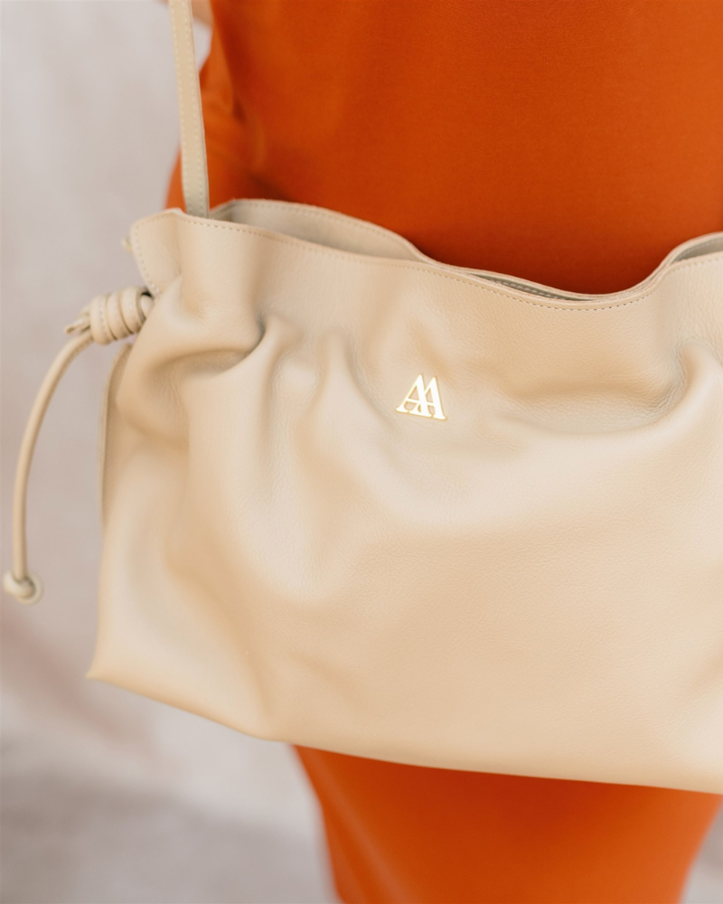 Fátima Bolso Fruncido Piel Beig