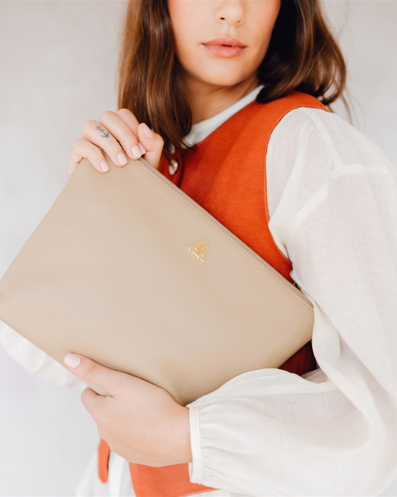 Manola Bolso Clutch Piel Beig