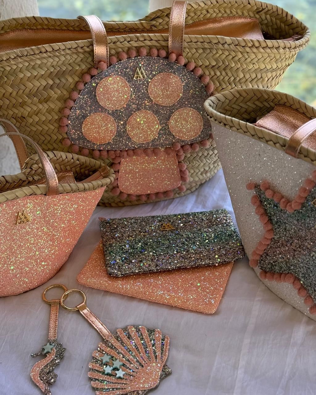 Samón Glitter Wallet by Cris Mata