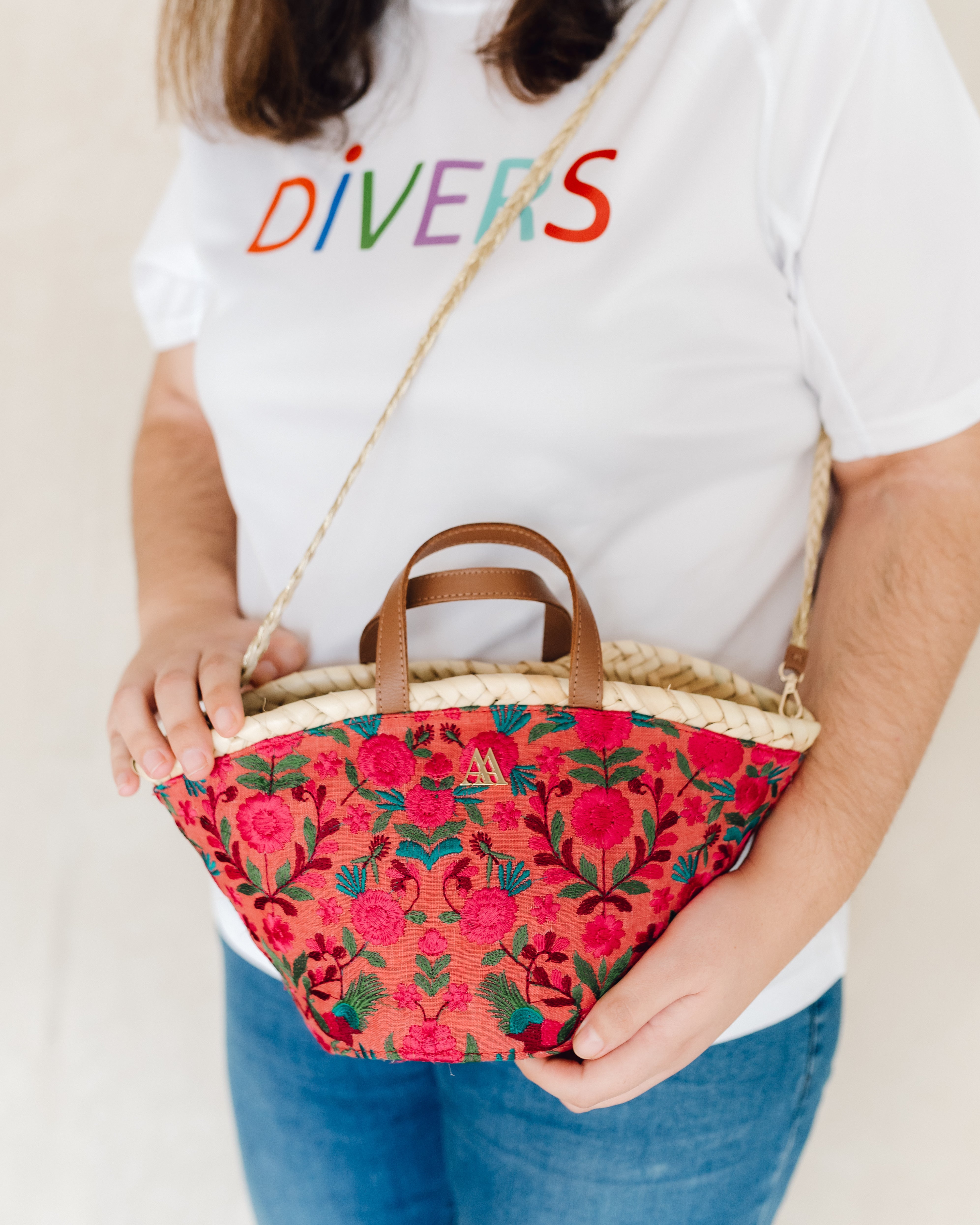 Carmina Bordado Flores Coral