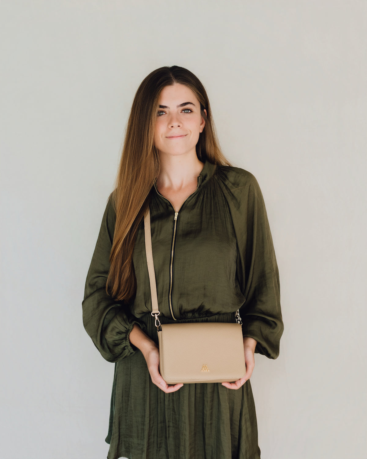 Mini-robe Maria en simili cuir beige