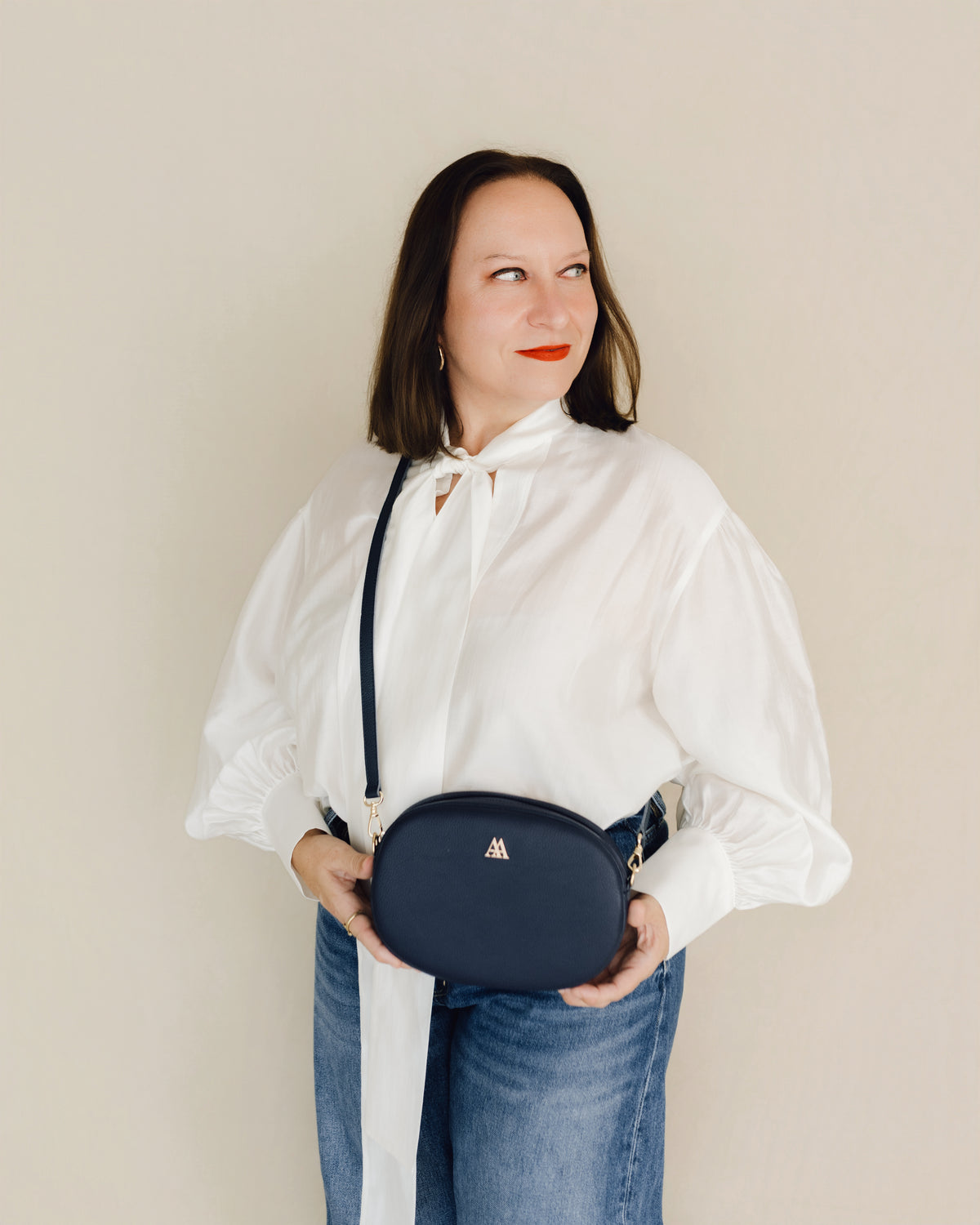 Olivia Borsa Ovale in Pelle Blu Marino
