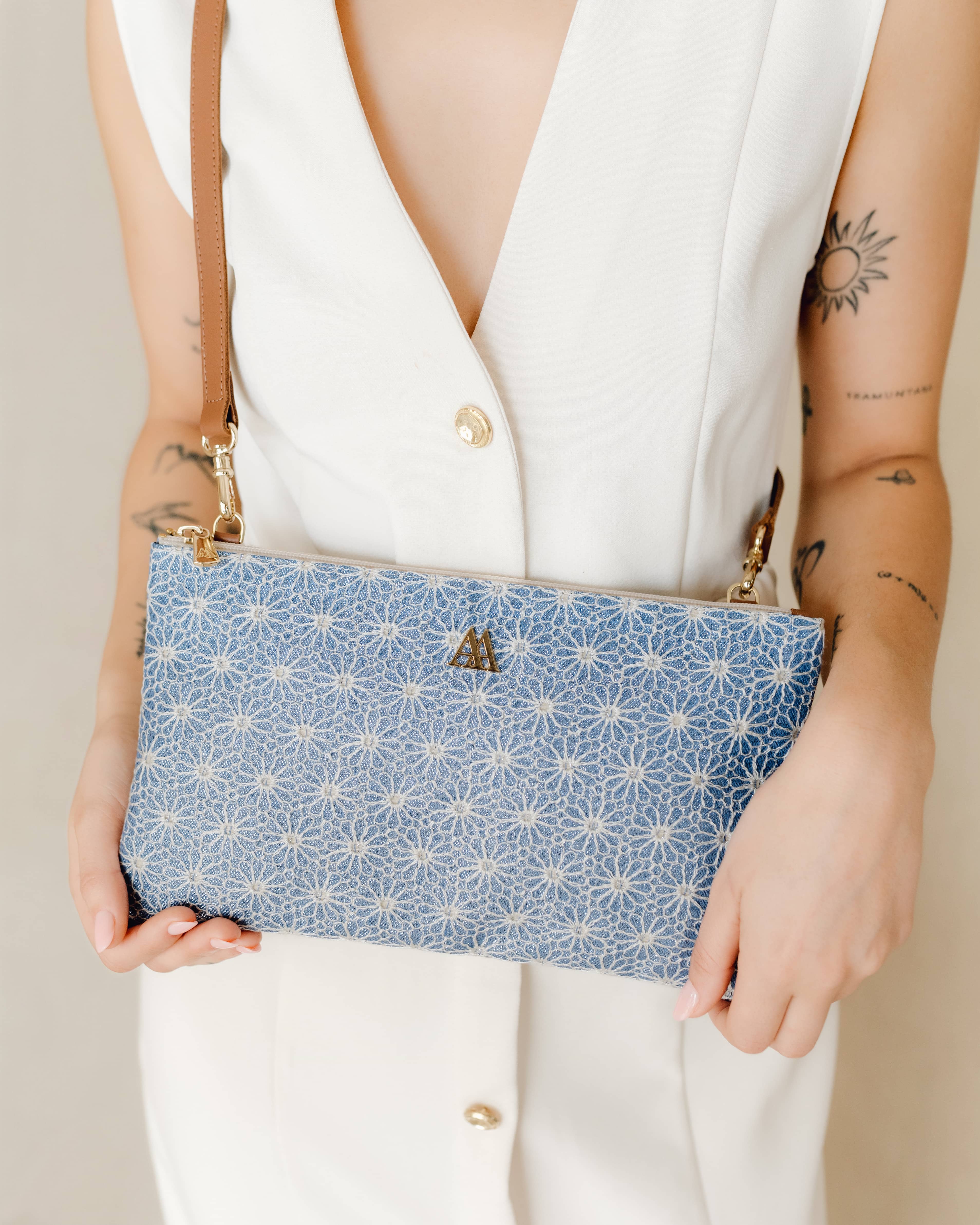 Catalina Bolso Clutch Flores Lúrex Azul