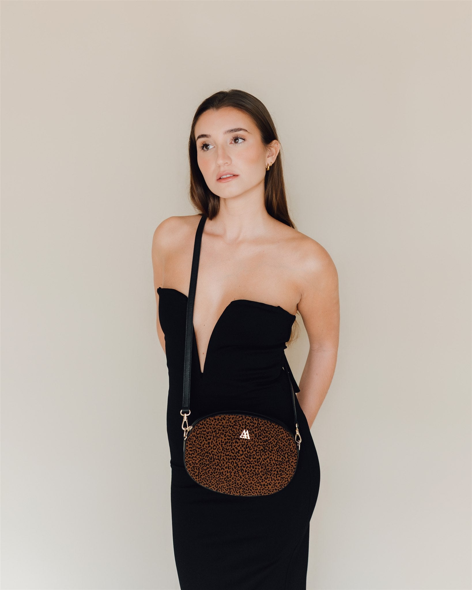 Olivia Oval Leather Bag, Red