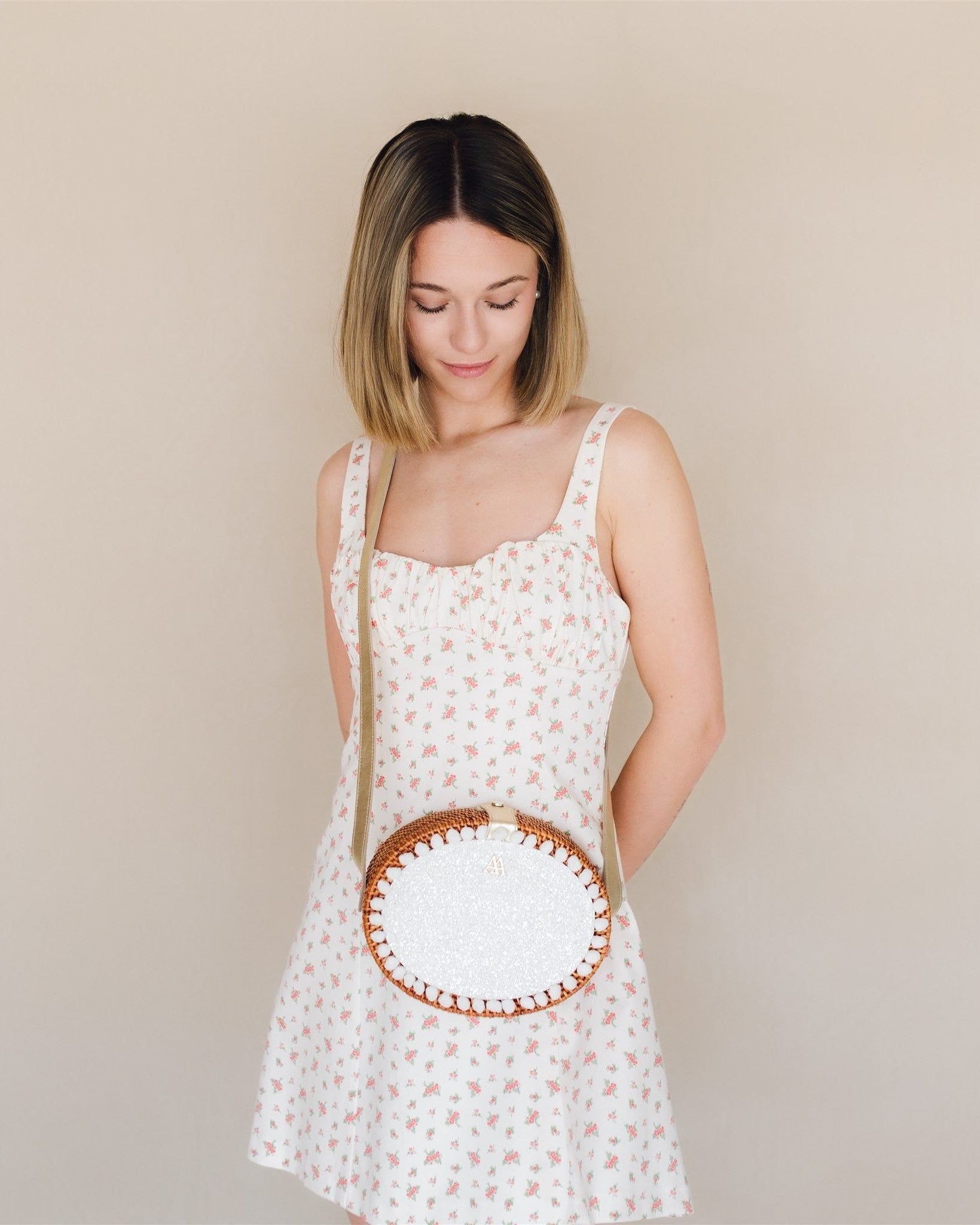 Rosario Oval Woven Bag with White Glitter