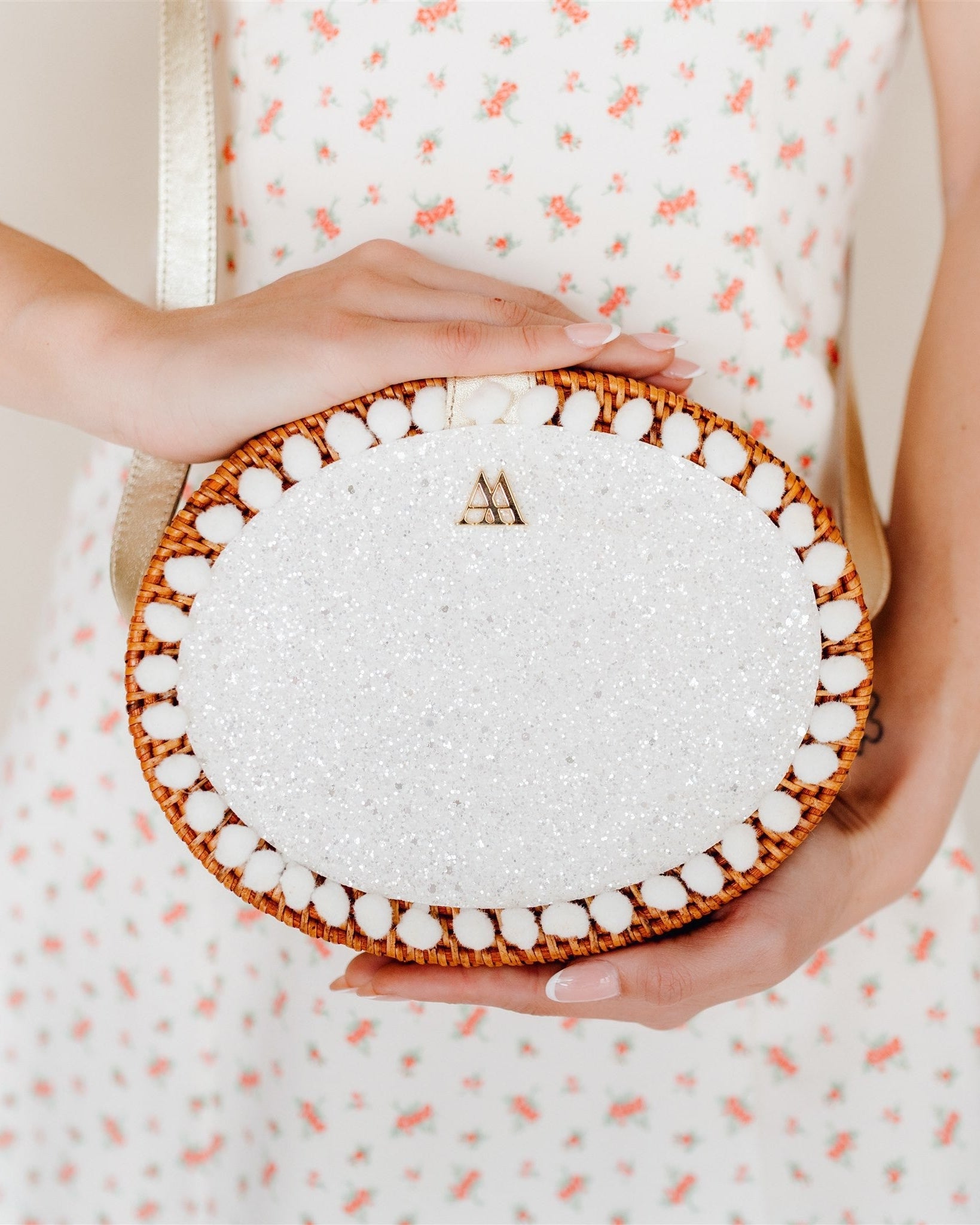 Rosario Oval Woven Bag with White Glitter