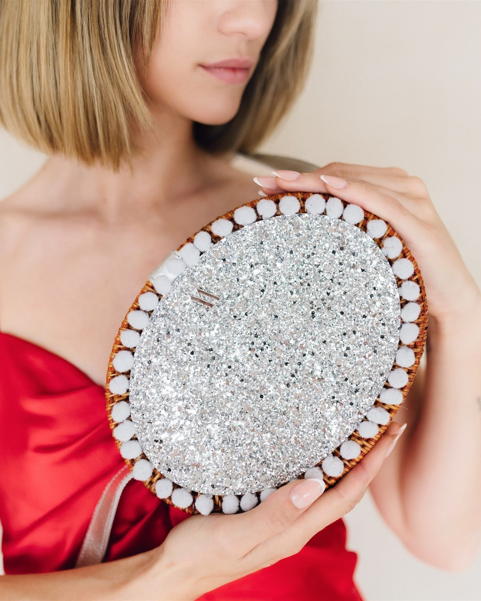 Rosario Oval Woven Bag with Silver Glitter