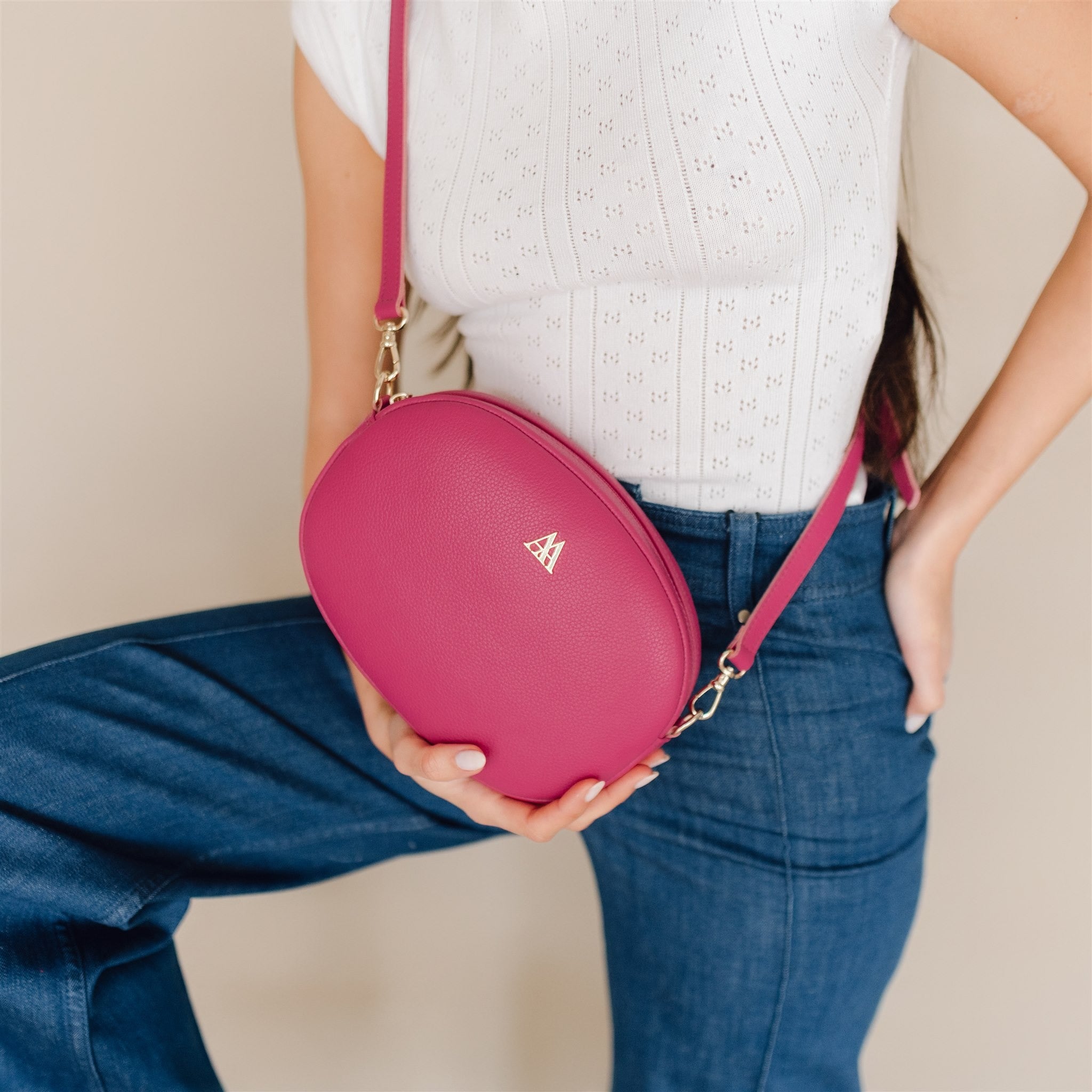 Olivia Bolso Ovalado Piel Fucsia