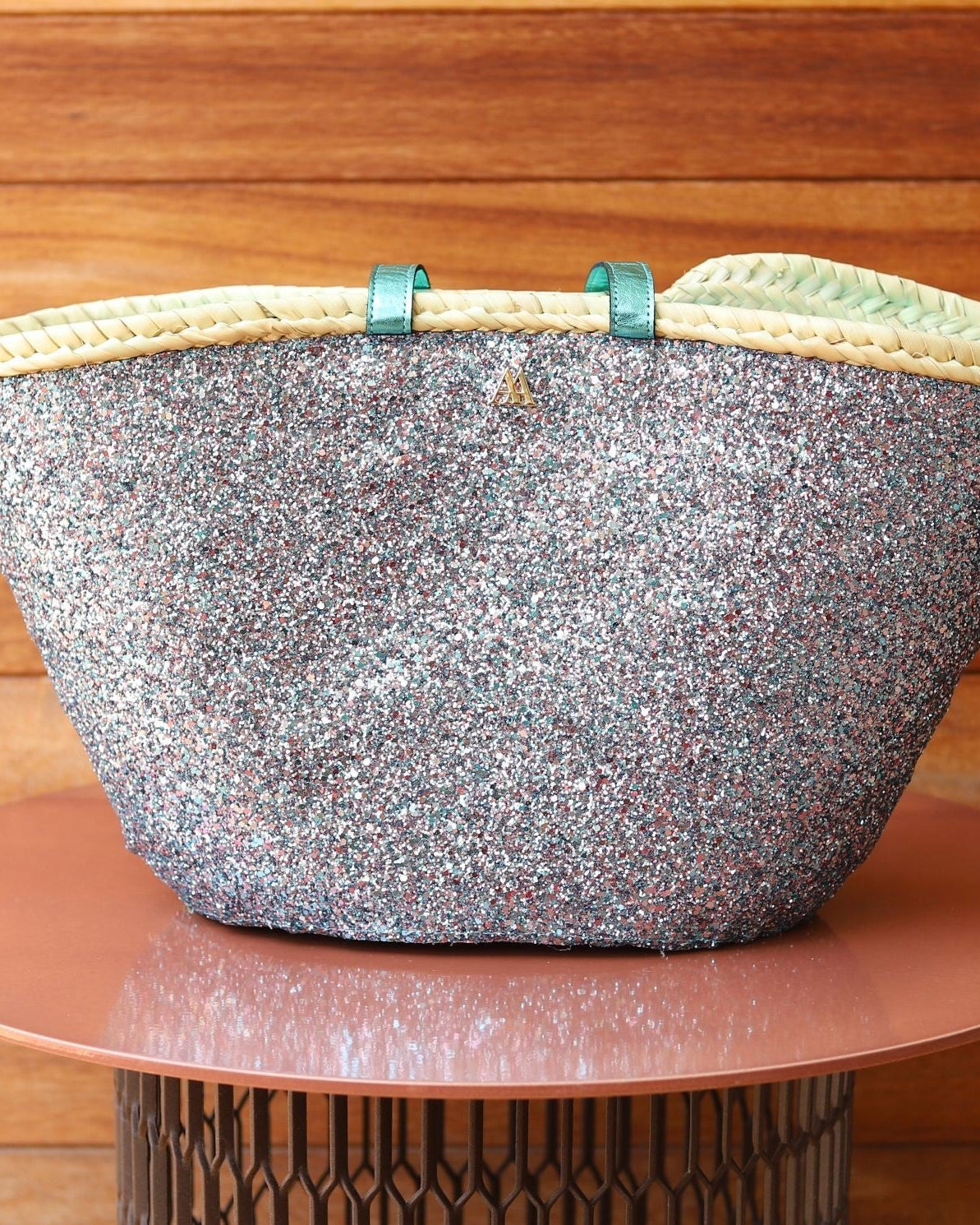 Medium-sized diaper bag, glitter mauve, Cris Mata.