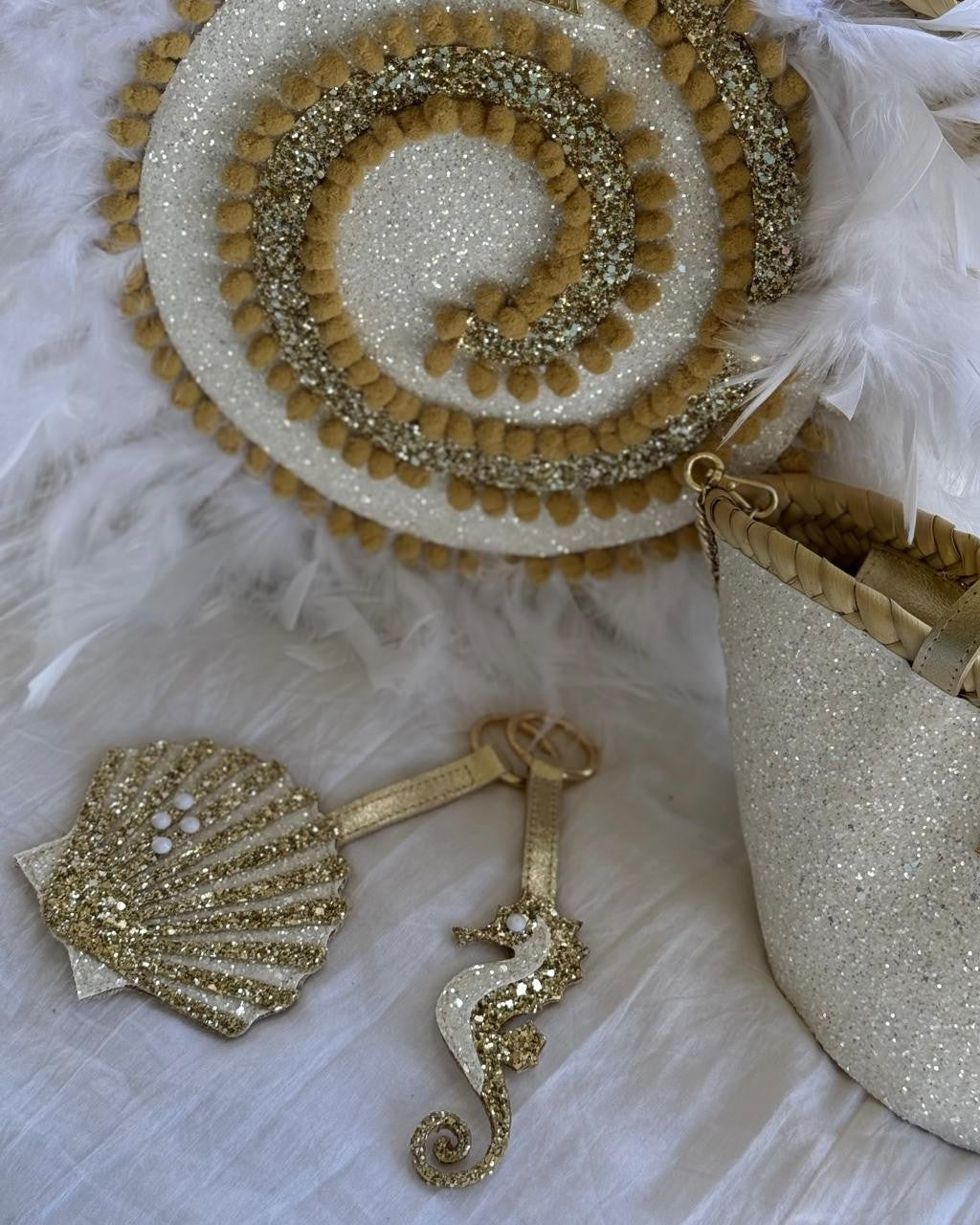 Charm White Seashell Cris Mata