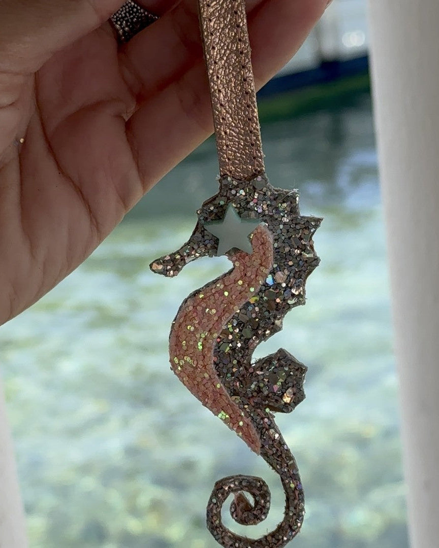 Charm Pink Seahorse Cris Mata