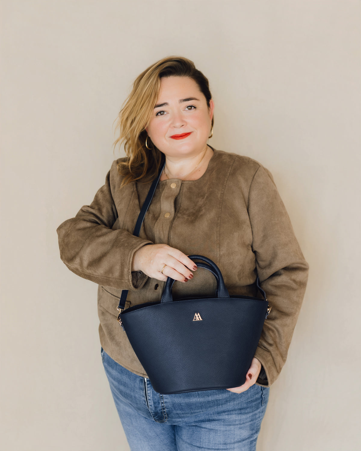 Carlota Cabas en Cuir Bleu Marine