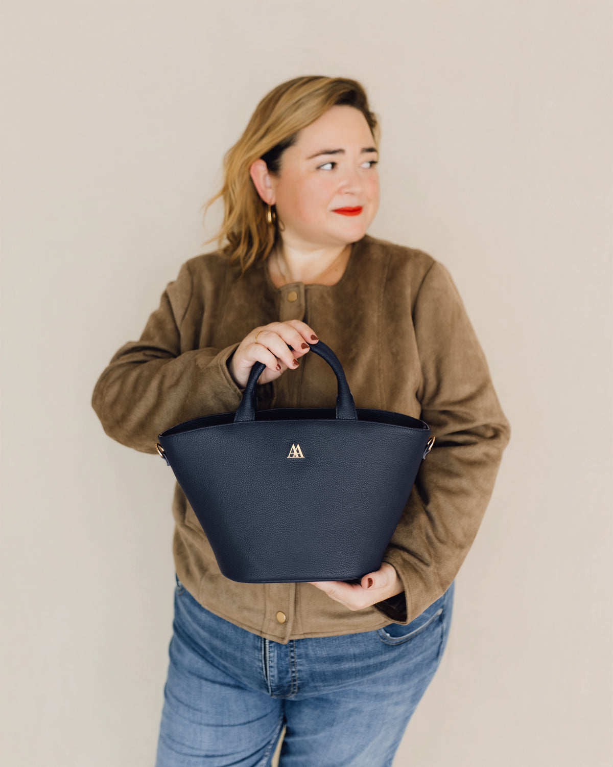 Carlota Cabas en Cuir Bleu Marine
