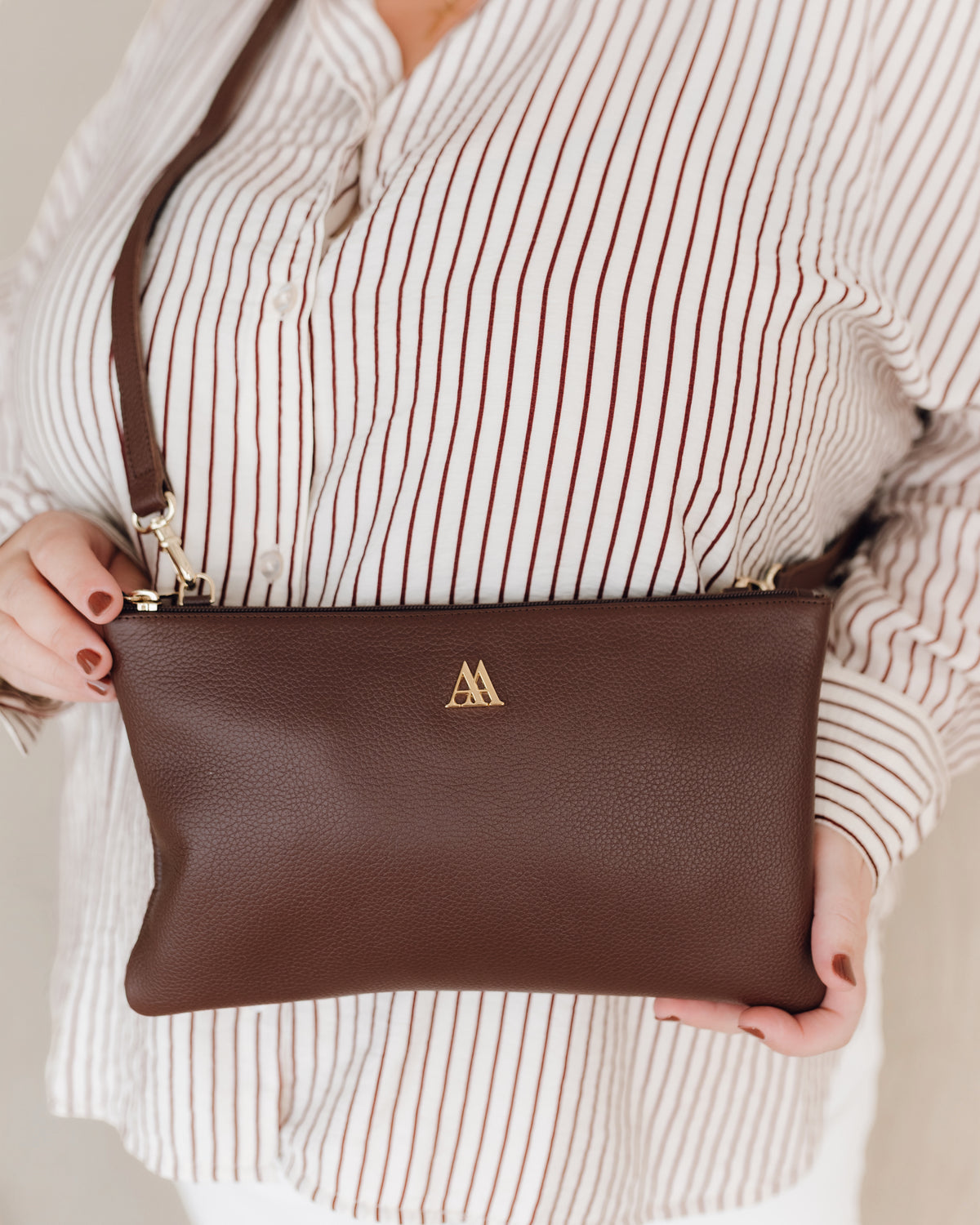 Pochette en cuir marron Catalina