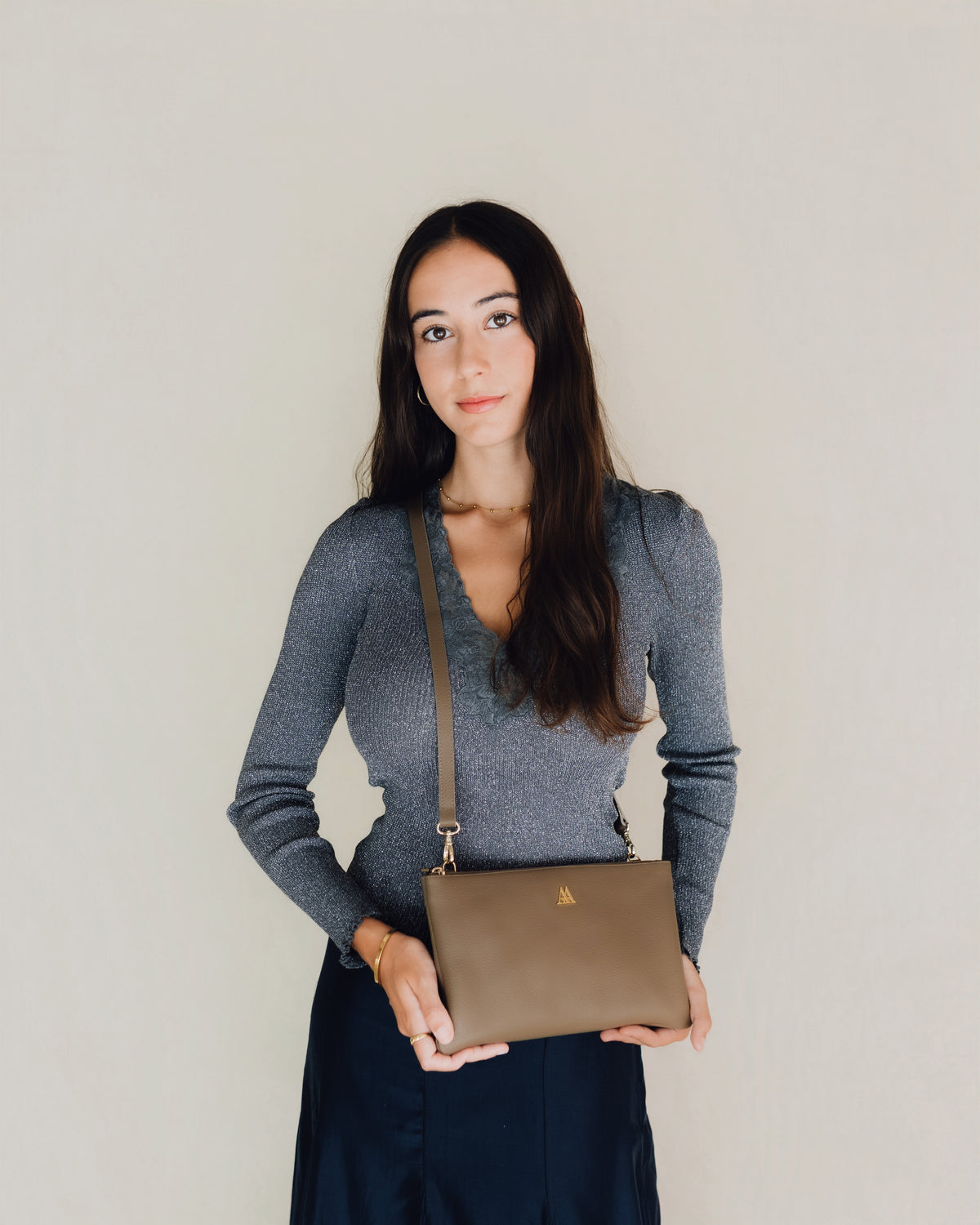Pochette Catalina en cuir taupe